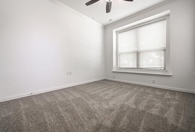 Building Photo - 7024 Vail Ridge St