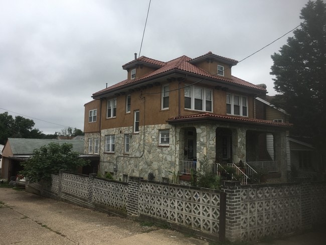 Building Photo - 3204 22nd St NE