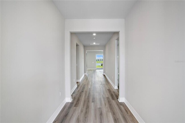 Building Photo - 44300 Saddlewood Ct