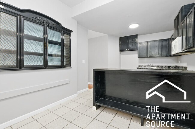 Building Photo - 6158 S Albany Ave