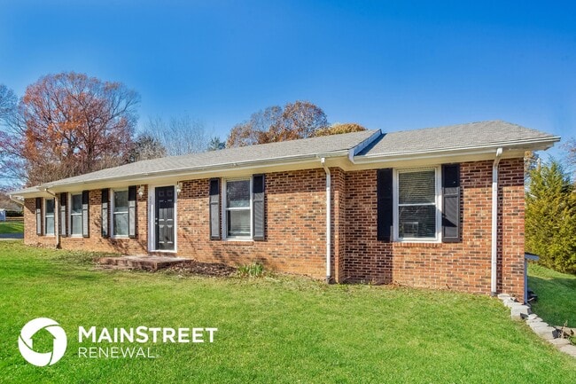 Building Photo - 2118 Deepwood Pl