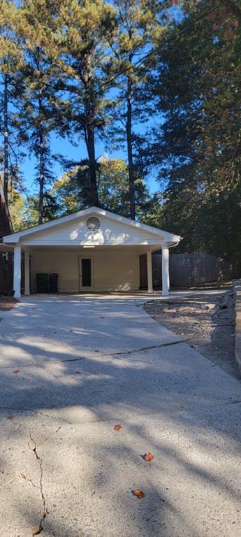 Building Photo - 1544 Bishop Hollow Run