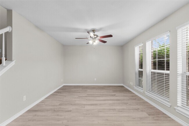 Foto del edificio - 121 Green Isle Ave