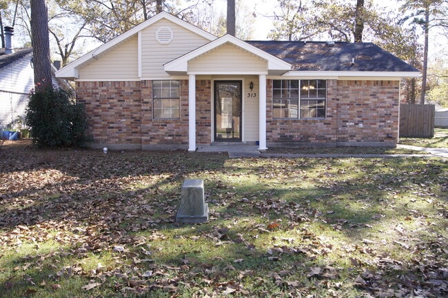 Building Photo - 313 Cedarbrook Dr