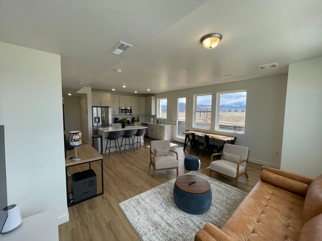 Foto principal - 5243 W Reventon Dr