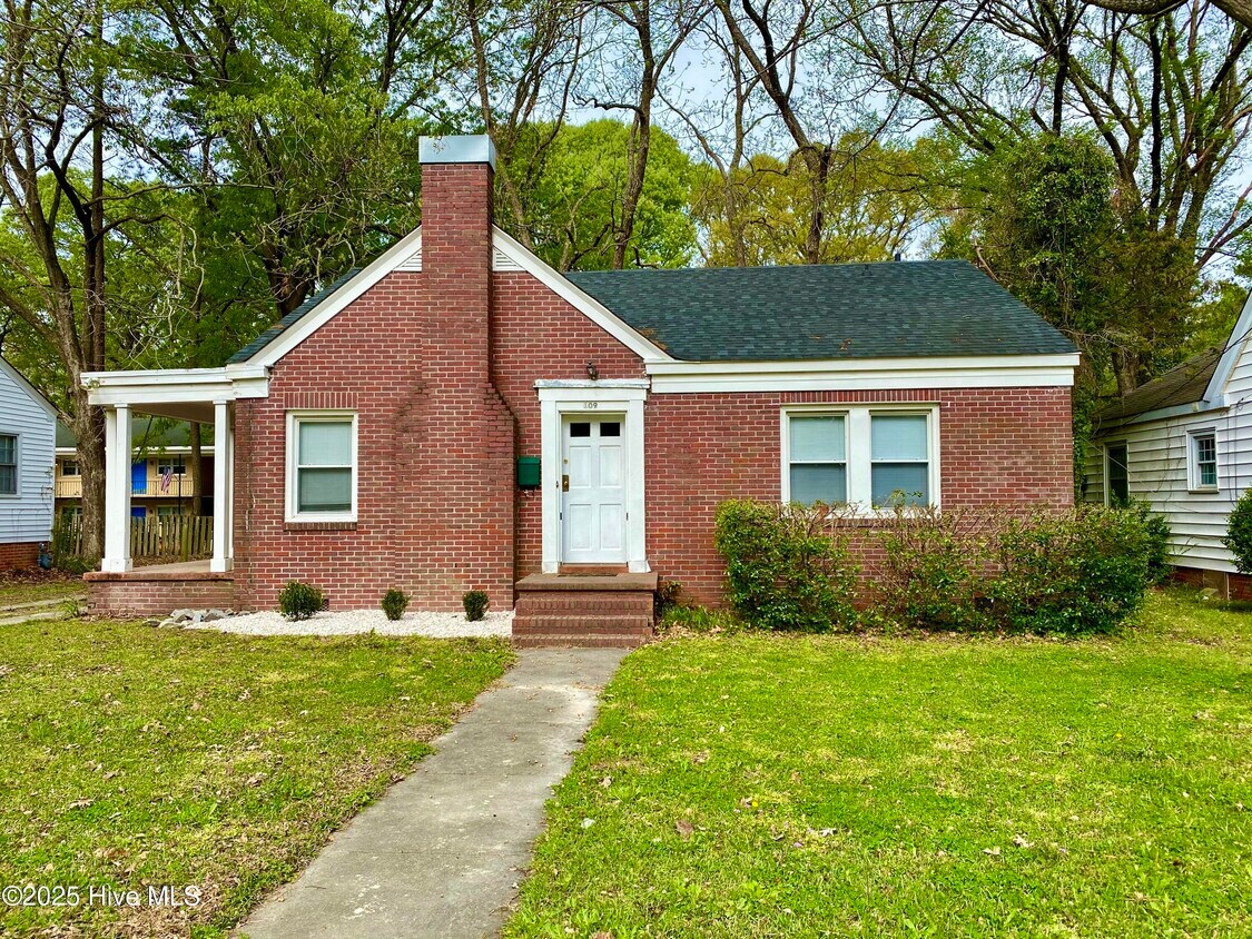 Foto principal - 109 N Woodlawn Ave