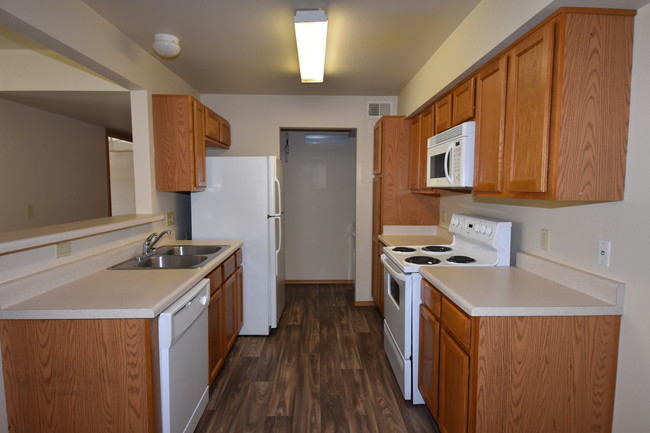 3BR Kitchen - Rock Creek Apartments