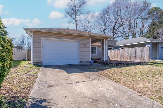 Foto del edificio - 4421 Smokey Lake Dr