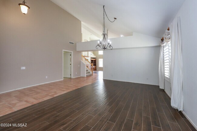 Foto del edificio - 831 S Rincon Rising Rd