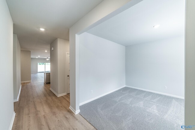 Building Photo - 14976 Greenleaf Dr