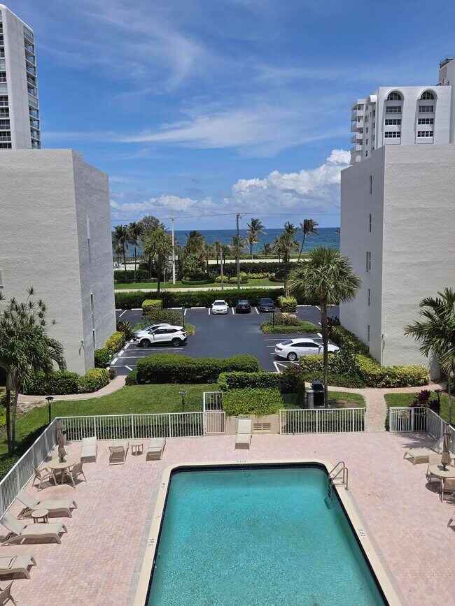 Building Photo - 2929 S Ocean Blvd