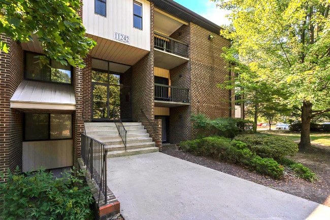 Building Photo - 11242 Cherry Hill Rd
