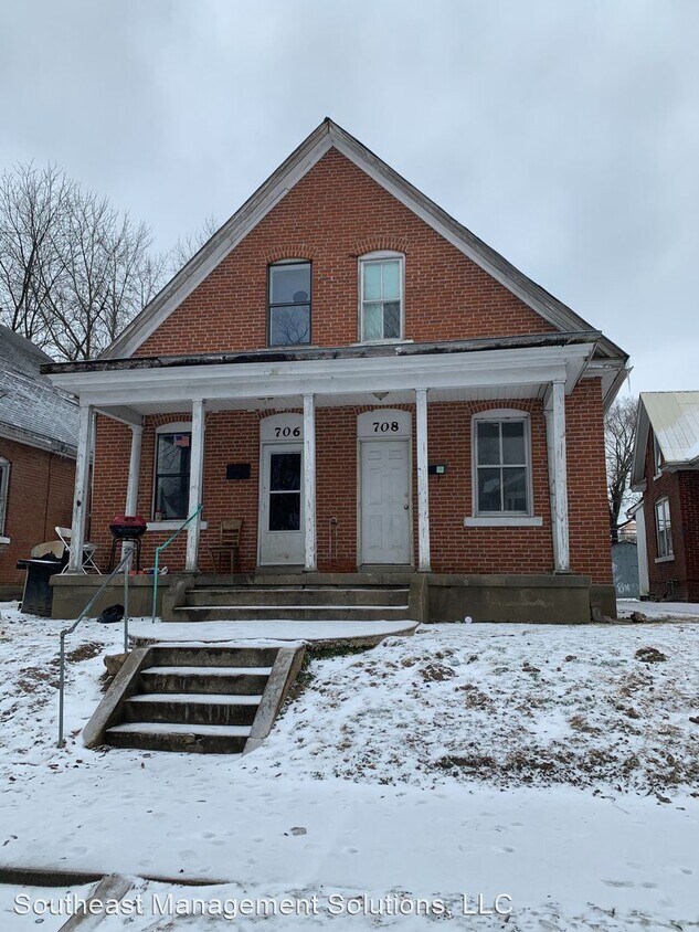 Primary Photo - 4 br, 1 bath House - 708 S. Ellis