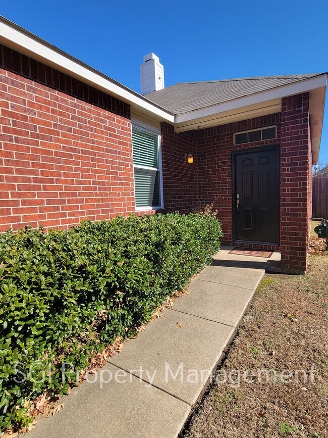Building Photo - Ridgeview 3 Bed Special Ready for Immediat...