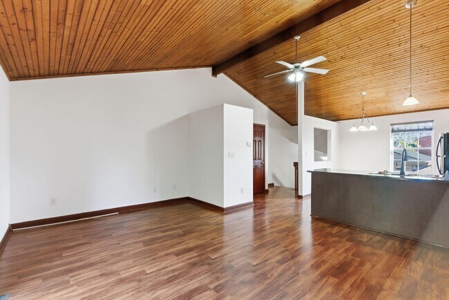 Foto del edificio - 3547 Lochdale Terrace