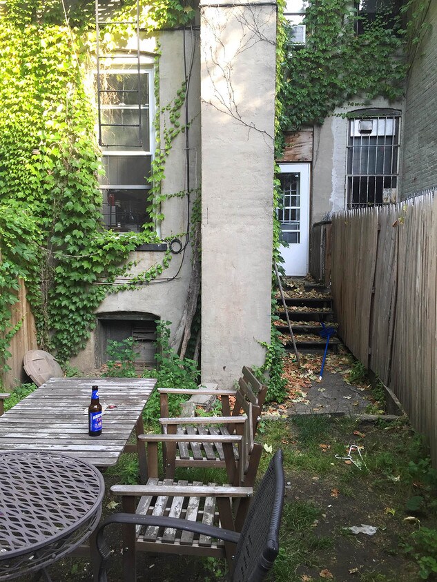Foto principal - 842 Hart St