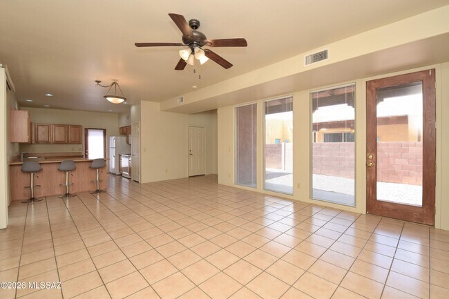Building Photo - 2934 N Cardell Cir