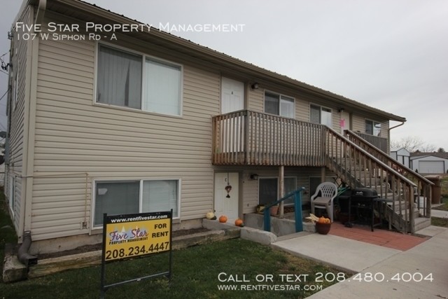 Primary Photo - 107 W Siphon Rd