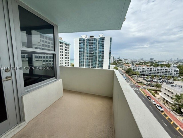 Foto del edificio - 2899 Collins Ave