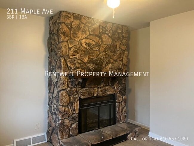 Foto del edificio - 211 Maple Ave