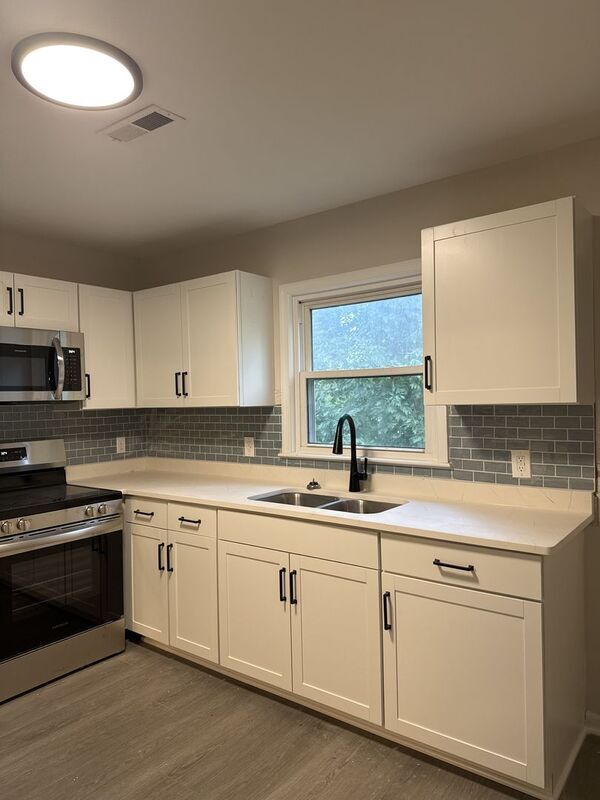 Building Photo - 251 Stribling Ave