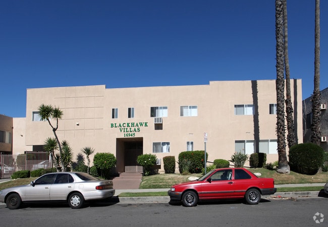 Building Photo - Blackhawk Villas