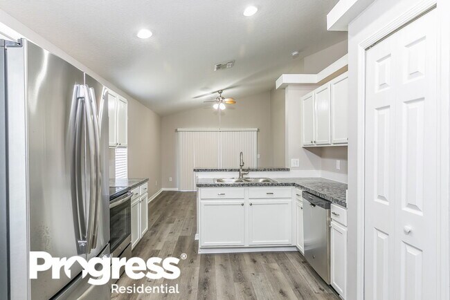 Foto del edificio - 3027 Eagle Crossing Dr