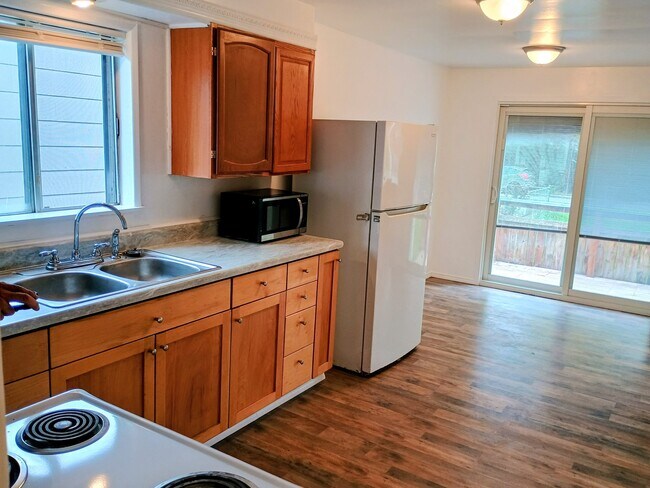 Building Photo - 508 Benson St