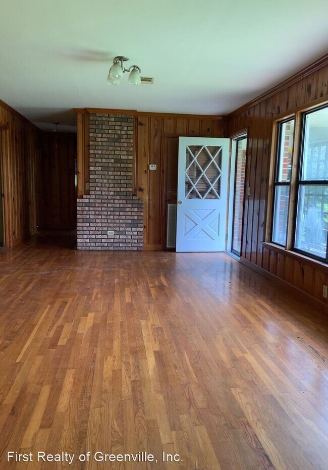Foto del edificio - 3 br, 1.5 bath House - 3822 Sandcut Rd