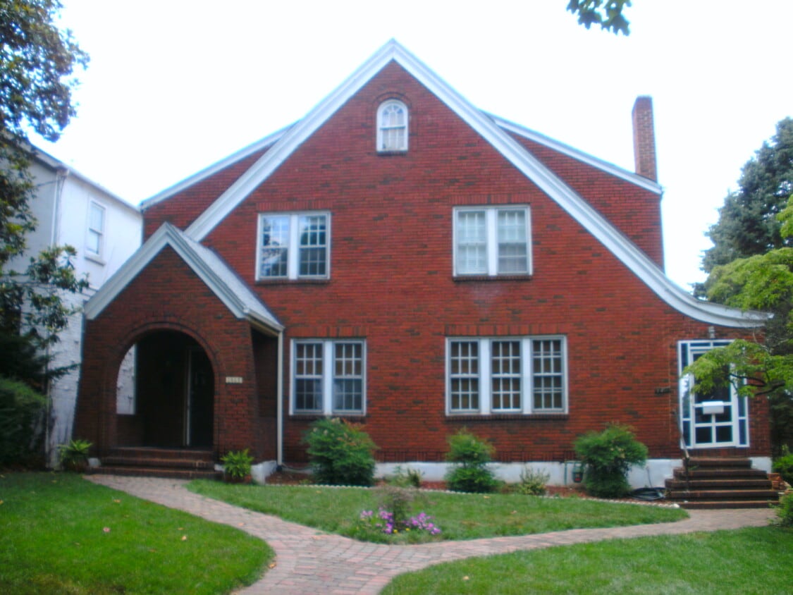 Primary Photo - 2501 Longview Ave SW