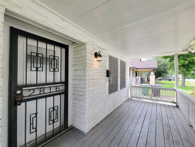 Building Photo - 2816 Elser St