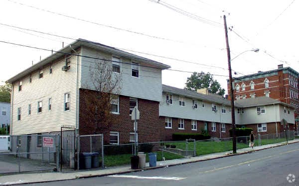 Building Photo - 96 Tonnele Ave