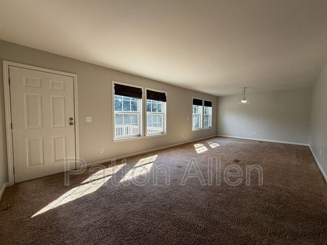 Building Photo - 18 Meadowview Terrace