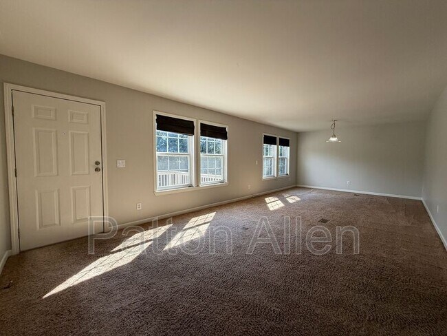 Foto del edificio - 18 Meadowview Terrace