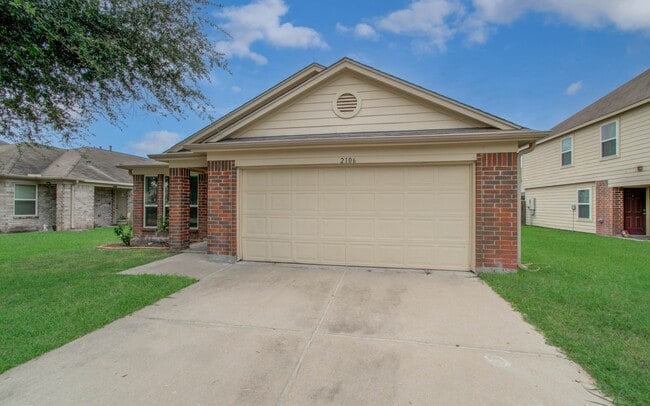 Building Photo - 2106 Bishop Hollow Ln