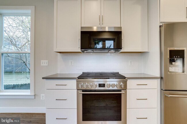 Foto del edificio - 935 N Edgewood St