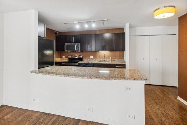 Foto del edificio - 222 E Pearson St