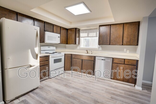 Foto del edificio - 3703 E Pine Hill Dr