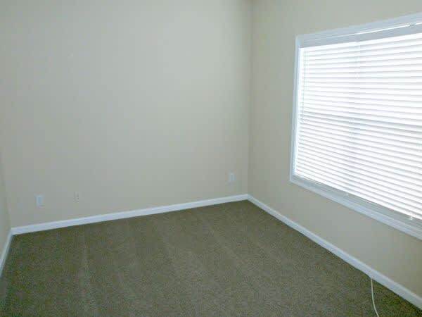 Building Photo - 214 Oak Hollow Ct