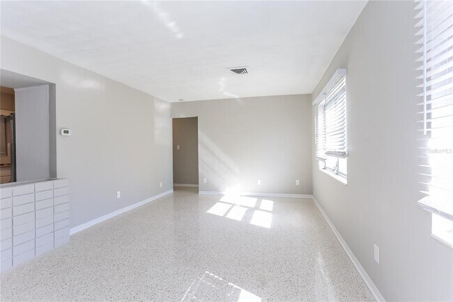 Building Photo - 7941 23rd Ave N