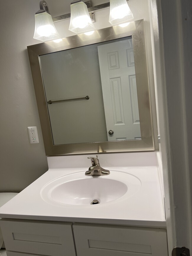 Remodeled 1 bedroom - Cedar Greene Apartments