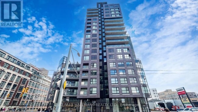 Photo du bâtiment - 1 Victoria St S