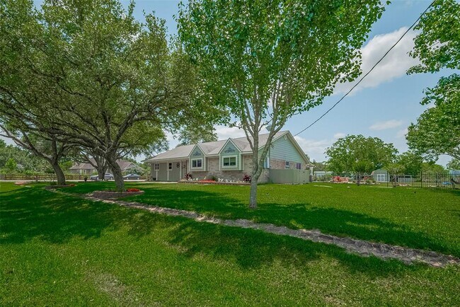Building Photo - 9526 Sandy Ln