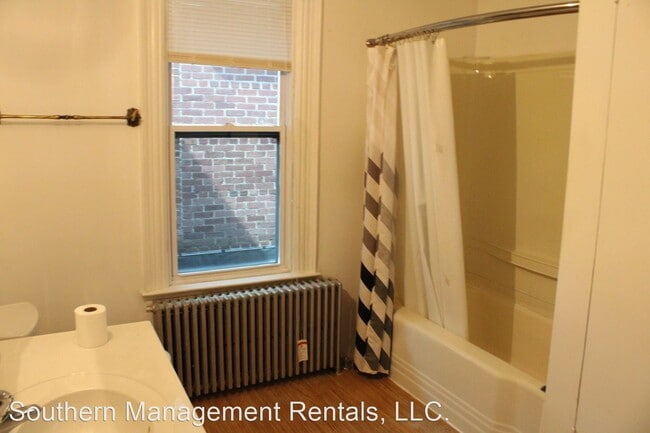 Building Photo - 1 br, 1.5 bath House - 1315 N George St 1s...