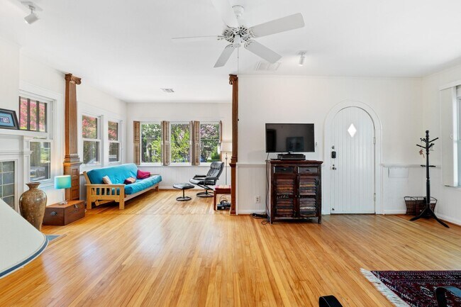 Foto del edificio - 205 W 32nd St