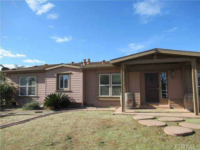 Primary Photo - 39565 Spanish Oaks Dr