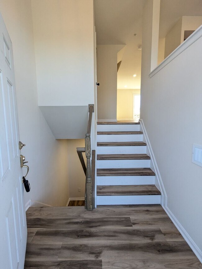 Building Photo - 7122 Collinsworth Pl