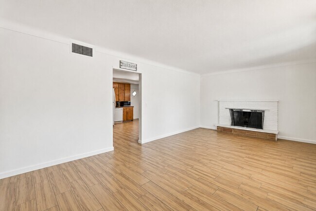 Building Photo - 1410 N Jefferson Ave