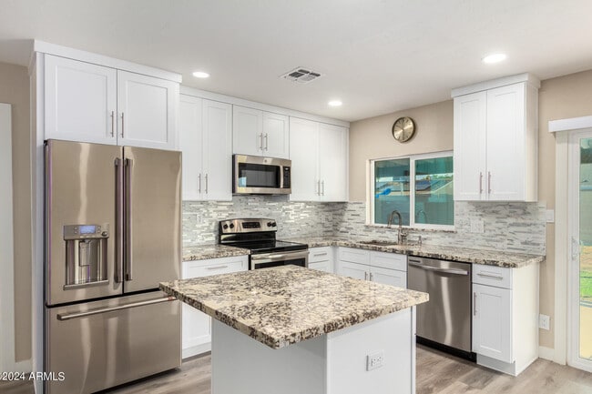 Foto del edificio - 1602 W Rockwood Dr