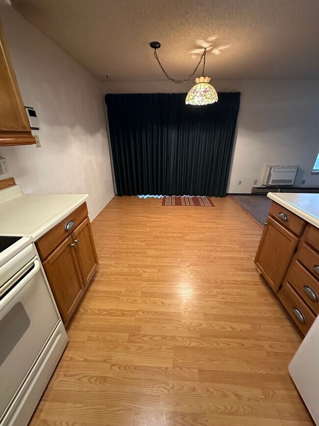 Foto del edificio - Charming 2 Bed, 1 Bath Condo: Affordable L...